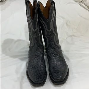 Lucchese size 9 grey alligator
